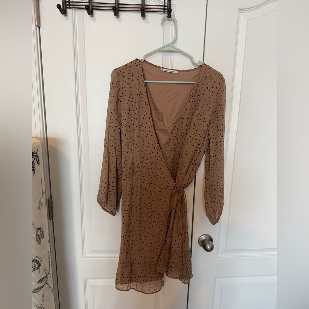 Abercrombie Wrap Dress Leopard Animal Print Tan size Large NWOT